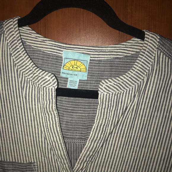 C&C California Chambray Stripe Henley Top - Picture 4 of 4